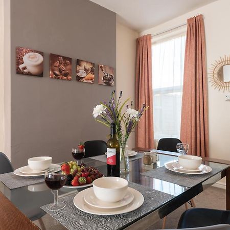3 Bedroom-5 Beds Newland Ave King'S Palace Leisure-Contractor-Heart Of Hull Amenities Kingston upon Hull Εξωτερικό φωτογραφία